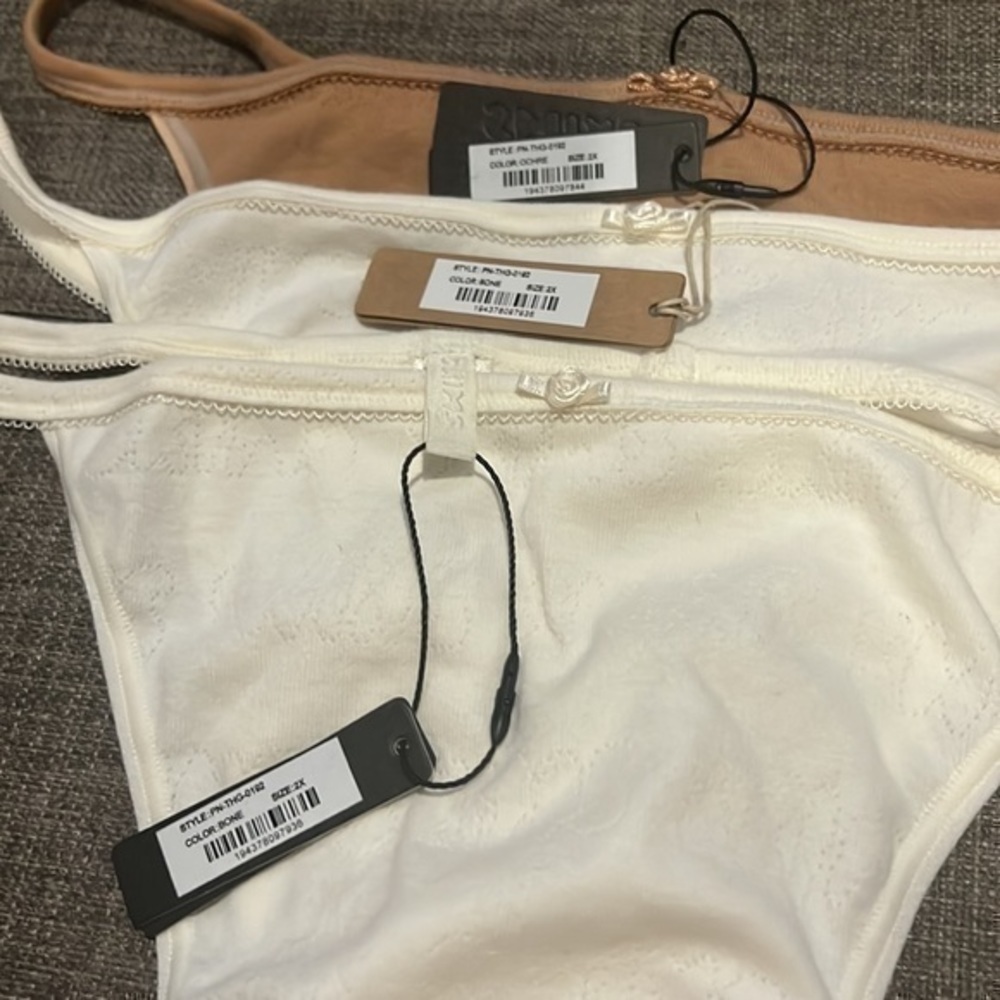 Skims Logo Pointelle Thong Set Sz 2X - Picture 2 of 3